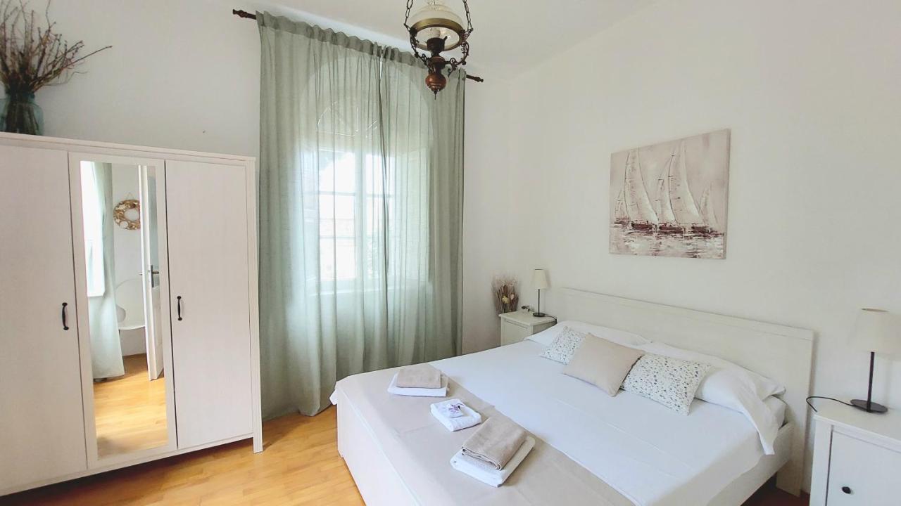 Apartments Rafaela กอร์จูลา ภายนอก รูปภาพ