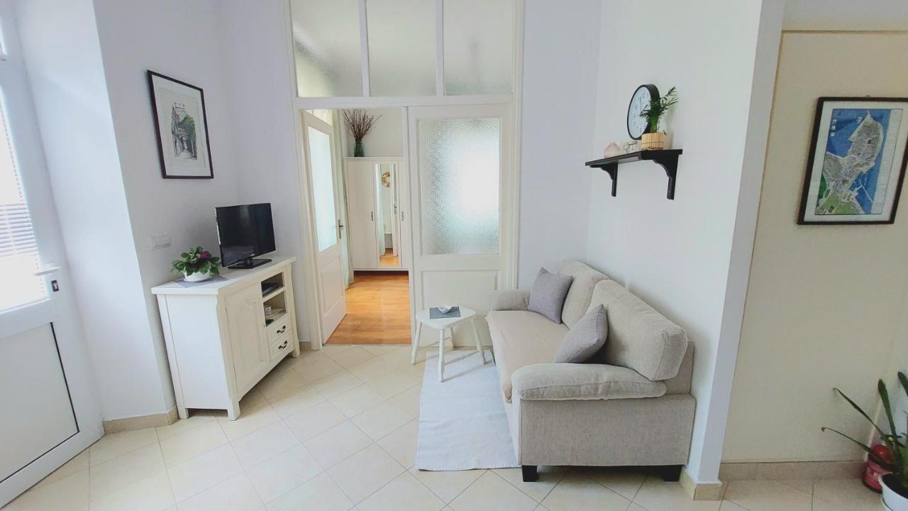 Apartments Rafaela กอร์จูลา ห้อง รูปภาพ