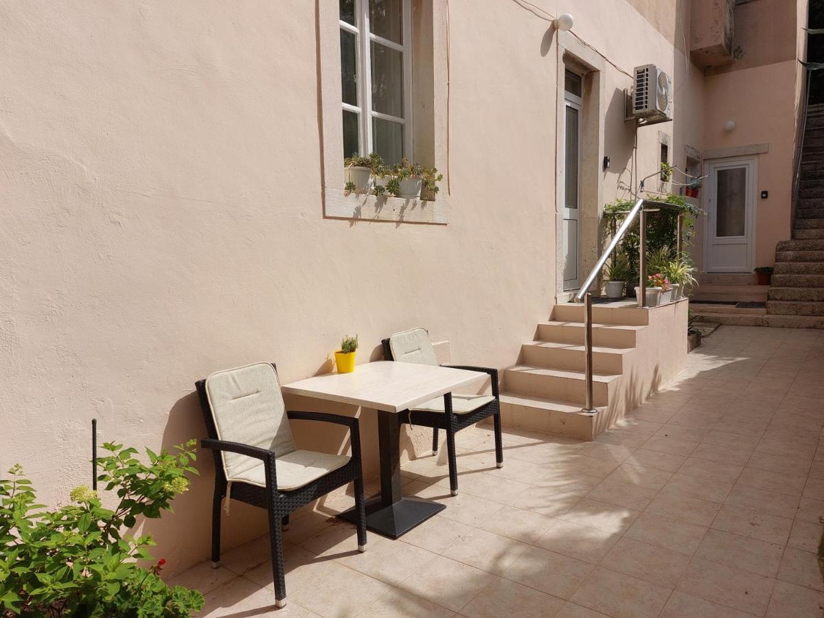 Apartments Rafaela กอร์จูลา ภายนอก รูปภาพ